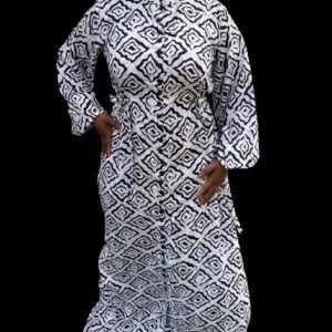 Robe chemise longue – Motif géométrique blanc & noir