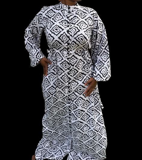 Robe chemise longue – Motif géométrique blanc & noir